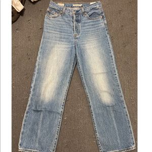 Levi’s High Waisted Ribcage Jeans